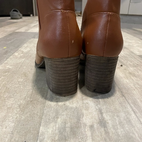 Brown ankle boots - Picture 3 of 4